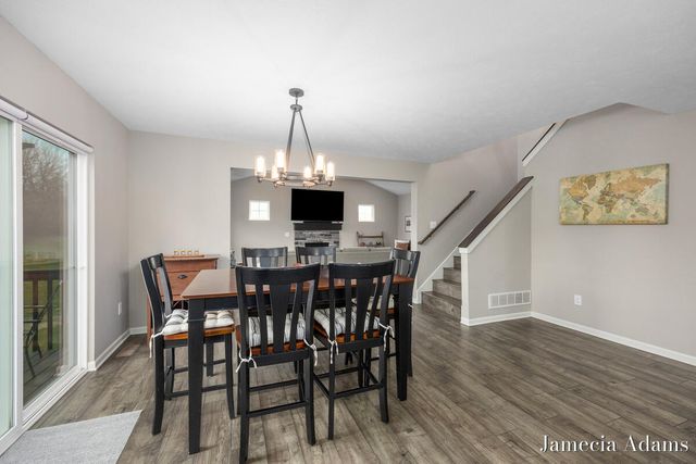 511 Ivy Grove South Grove, Grand Rapids, MI 49534