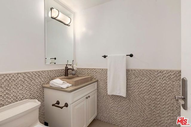11715 Chenault Street PH1, Los Angeles, CA 90049