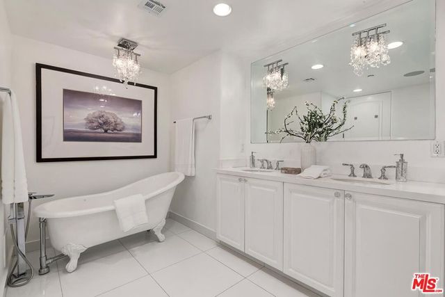 11715 Chenault Street PH1, Los Angeles, CA 90049