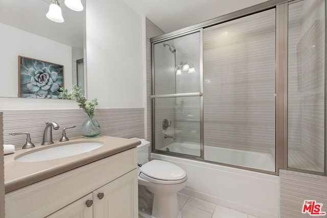 11715 Chenault Street PH1, Los Angeles, CA 90049