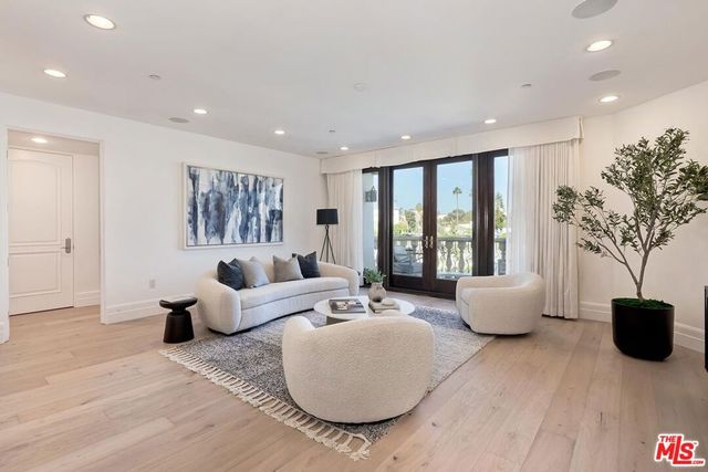 11715 Chenault Street PH1, Los Angeles, CA 90049