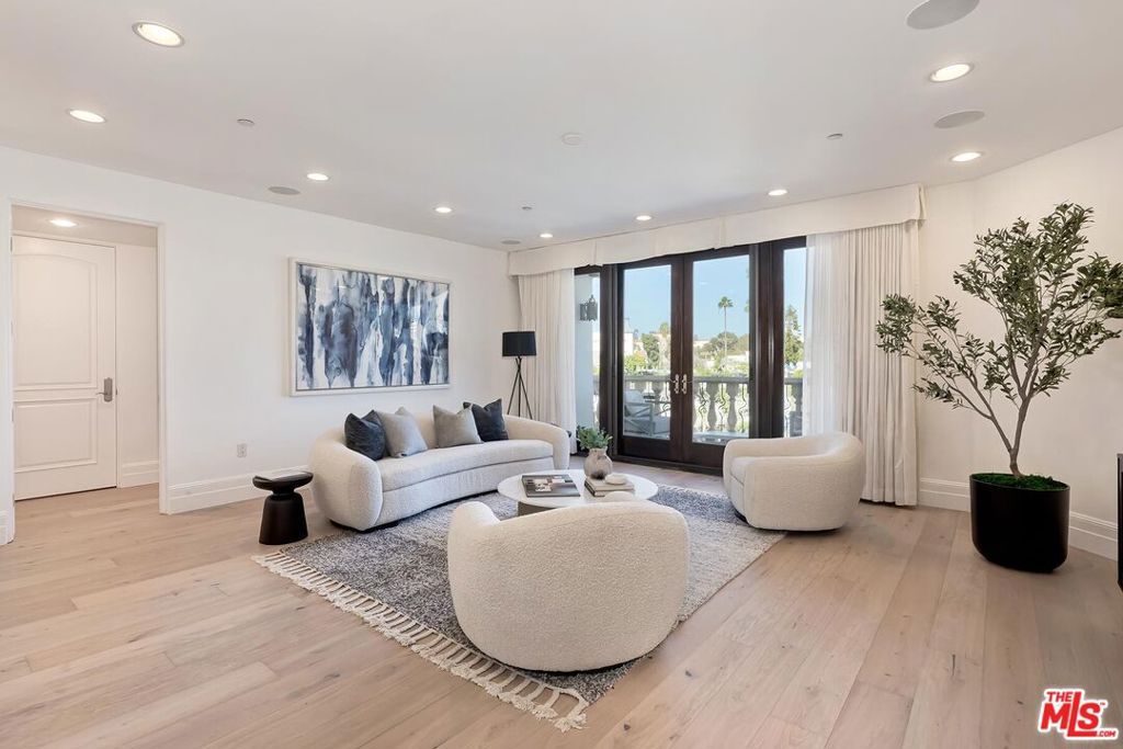 11715 Chenault Street PH1, Los Angeles, CA 90049 — photo 5