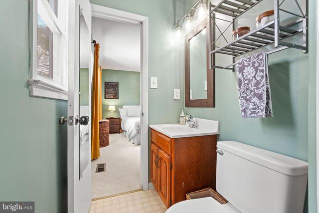 9514 CENTER ST, Vienna, VA 22181