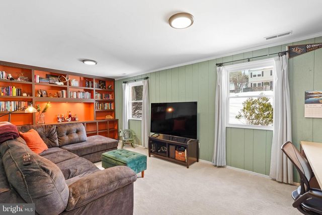 9514 CENTER ST, Vienna, VA 22181