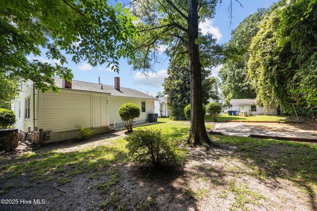 328 Clairmont Circle, Greenville, NC 27834