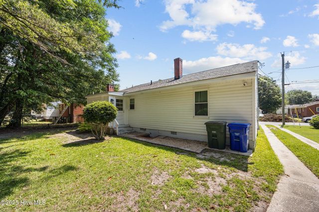 328 Clairmont Circle, Greenville, NC 27834