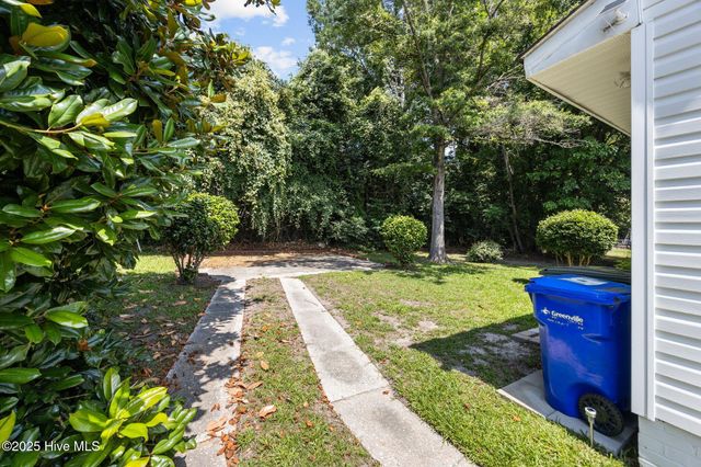328 Clairmont Circle, Greenville, NC 27834