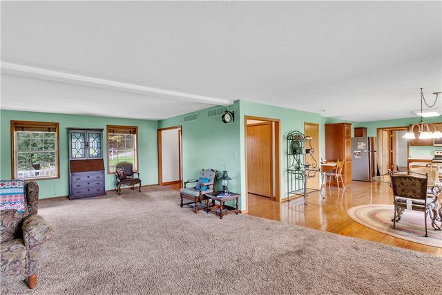 112 Siebert Ln, Washington Twp, PA 15613