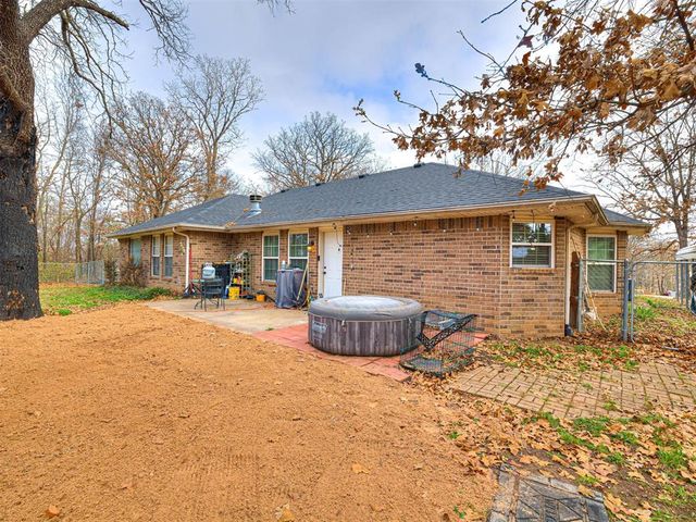 110 Cuyler Drive, Shawnee, OK 74804