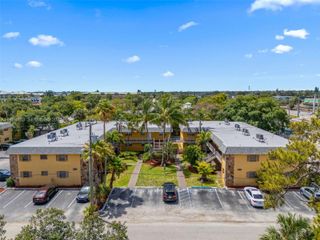 200 Croton Ave 111 111, Lantana, FL 33462