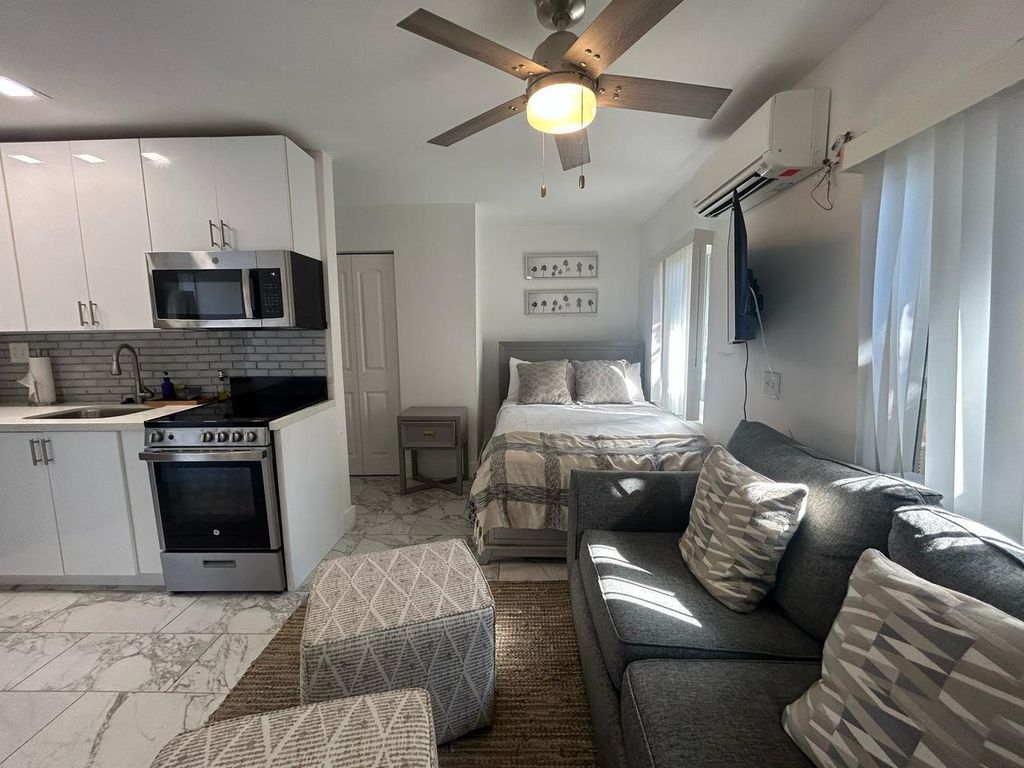 201 S Ocean Boulevard 7, Boca Raton, FL 33432