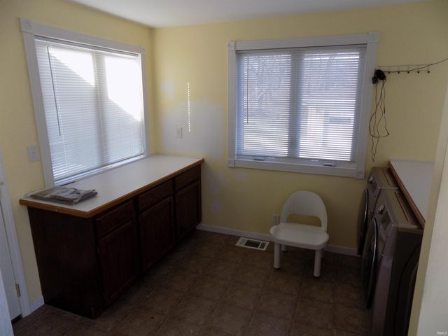 2418 E Columbia Street, Evansville, IN 47711