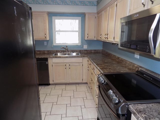 2418 E Columbia Street, Evansville, IN 47711