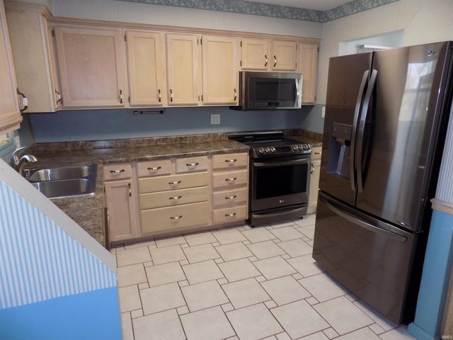 2418 E Columbia Street, Evansville, IN 47711