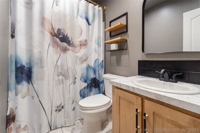 9530 Scout Lane, Kingston, OK 73439