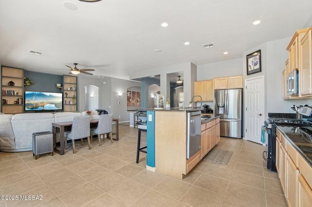 7837 N Blakey Lane, Tucson, AZ 85743