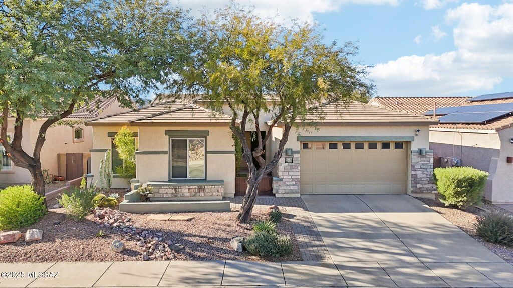 7837 N Blakey Lane, Tucson, AZ 85743