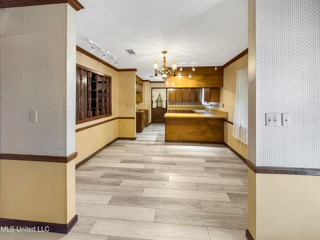 624 Cedar Springs Drive, Jackson, MS 39212