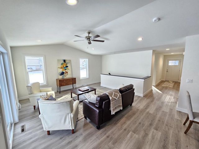 110 Cayuse Court, Fox Lake, WI 53933