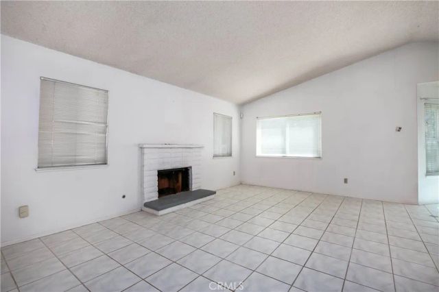 3244 E Avenue S2, Palmdale, CA 93550
