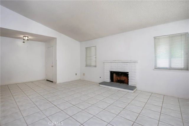 3244 E Avenue S2, Palmdale, CA 93550