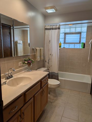 5516 W Windsor Avenue 3M, Chicago, IL 60630