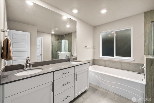 14962 Olympic Loop E, Bonney Lake, WA 98391