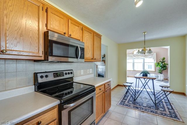 1488 Waters Edge Drive, Akron, OH 44313