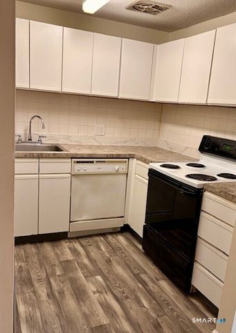 176 Burgundy Hill Lane 176, Middletown, CT 06457