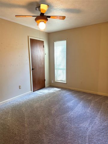 3001 Brook Drive, Huntsville, TX 77340