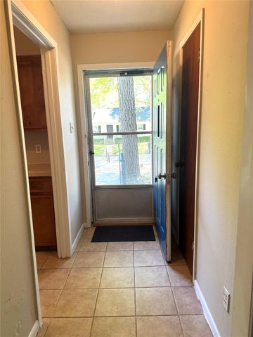 3001 Brook Drive, Huntsville, TX 77340