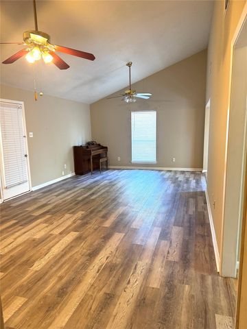 3001 Brook Drive, Huntsville, TX 77340