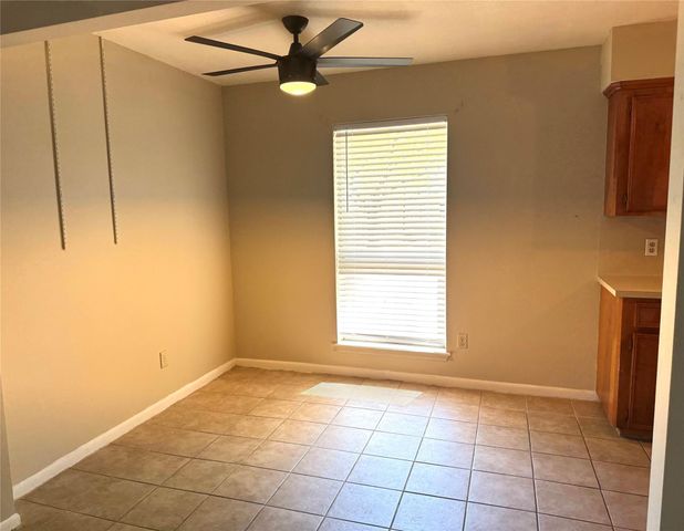 3001 Brook Drive, Huntsville, TX 77340