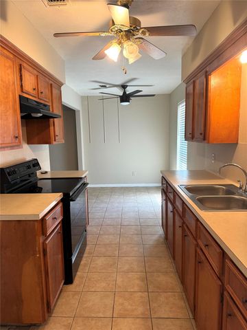 3001 Brook Drive, Huntsville, TX 77340