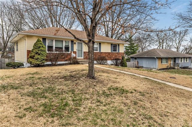 402 SW 23rd Street, Blue Springs, MO 64015