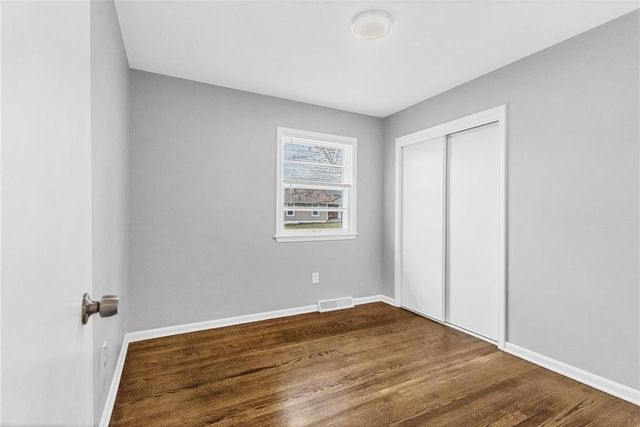 402 SW 23rd Street, Blue Springs, MO 64015