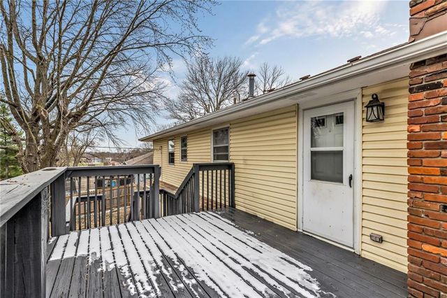 402 SW 23rd Street, Blue Springs, MO 64015