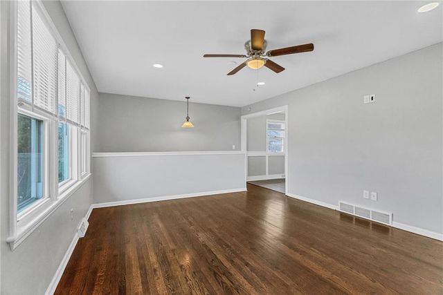 402 SW 23rd Street, Blue Springs, MO 64015