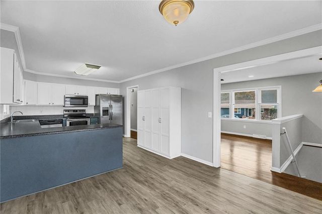 402 SW 23rd Street, Blue Springs, MO 64015
