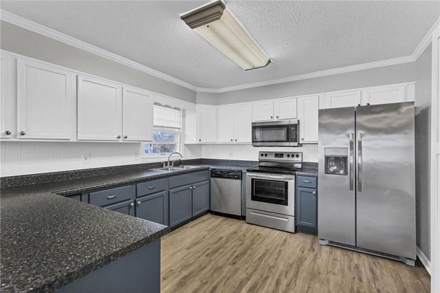 402 SW 23rd Street, Blue Springs, MO 64015