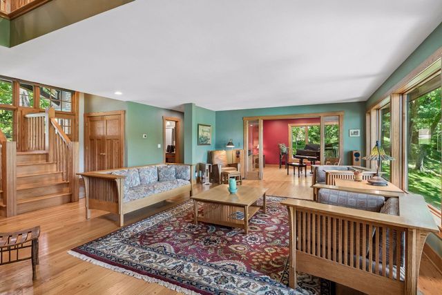 8307 Oakmere Road, Bloomington, MN 55438