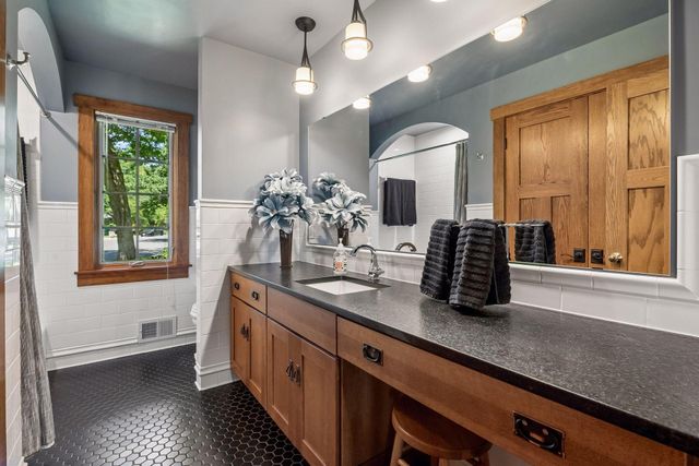 8307 Oakmere Road, Bloomington, MN 55438