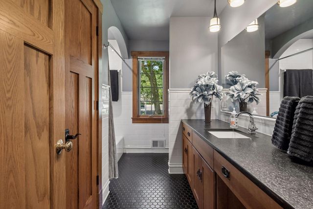 8307 Oakmere Road, Bloomington, MN 55438
