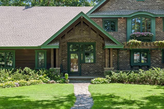 8307 Oakmere Road, Bloomington, MN 55438