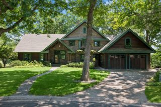 8307 Oakmere Road, Bloomington, MN 55438