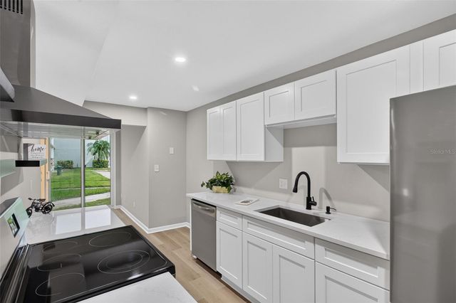 4885 1ST STREET NE 109, St Petersburg, FL 33703