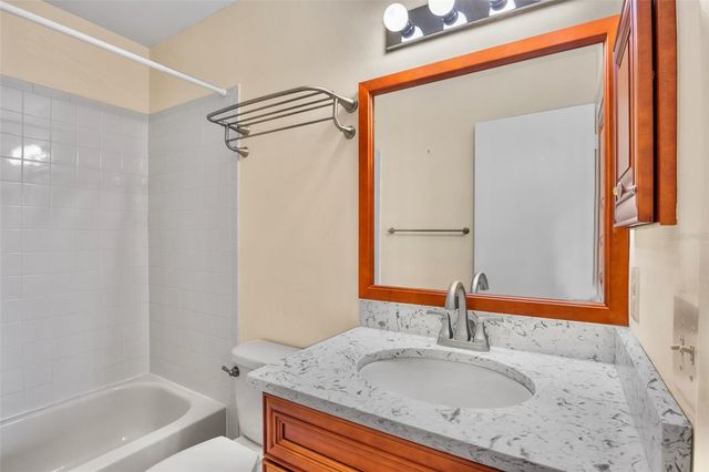 4623 LONGWATER CHASE 112 Bldg J, Sarasota, FL 34235