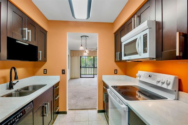4623 LONGWATER CHASE 112 Bldg J, Sarasota, FL 34235