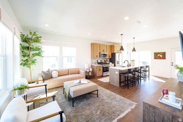6633 W LAKE AVE, South Jordan, UT 84009