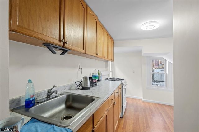 20 Elk St, Paterson City, NJ 07503